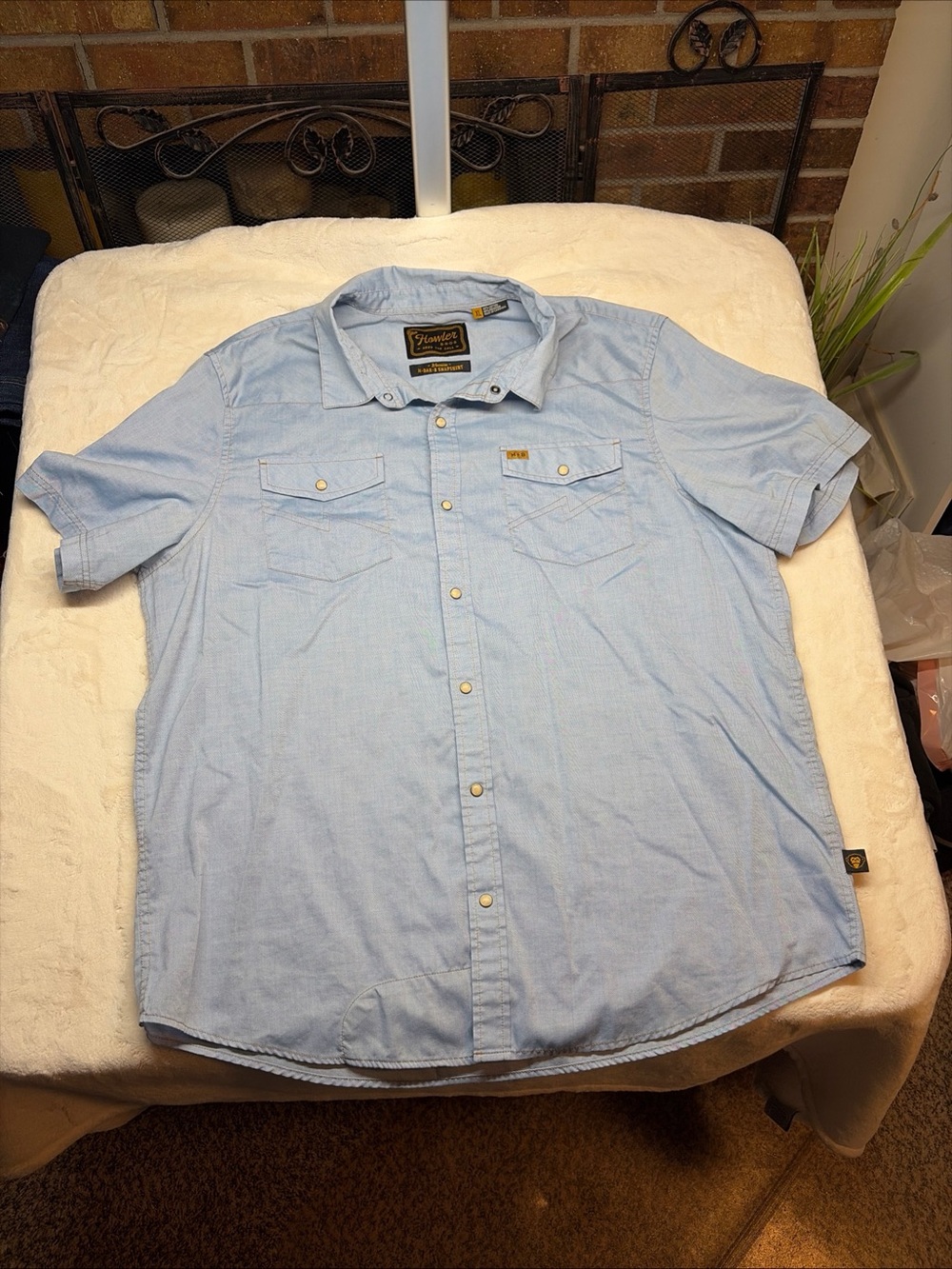 Howler Brothers H Bar B Short Sleeve Snapshirt Men's Sz XL Blue Oxford
